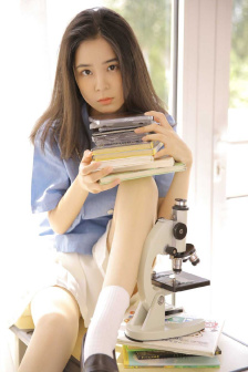女生主动让男生跟自己斗地主